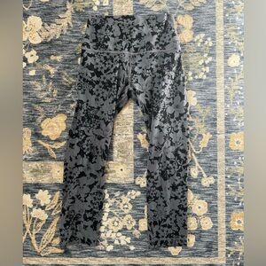 Lululemon Legging in Efflorescent Nebula Black